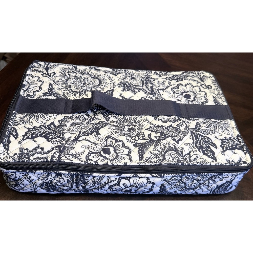 Vera Bradley Casserole Carrier Insulated Java Navy And White NWT